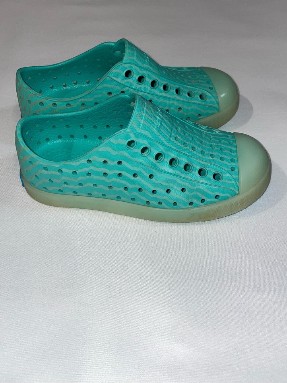 The Native Shoes Jefferson Glow. Green Size 10